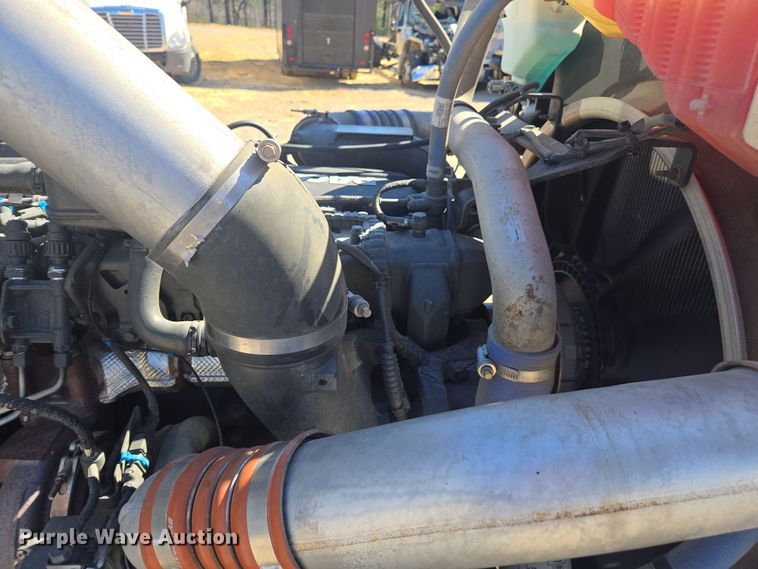 image for item YA0292 2020 Peterbilt 389 semi truck