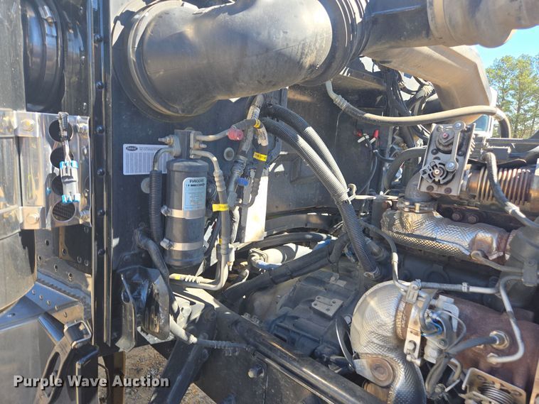 image for item YA0292 2020 Peterbilt 389 semi truck