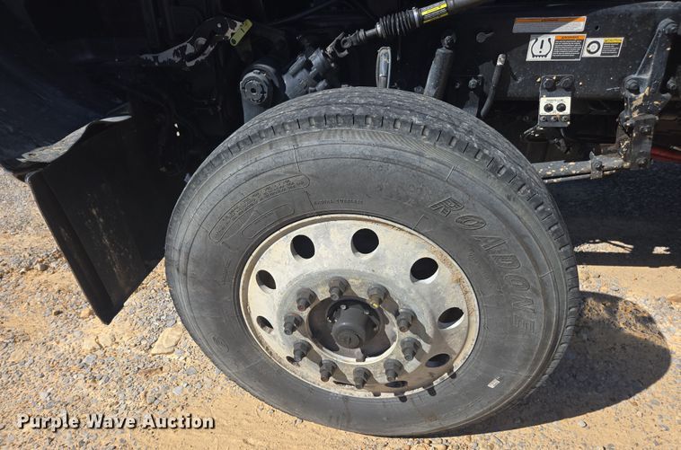 image for item YA0292 2020 Peterbilt 389 semi truck