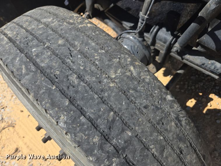 image for item YA0292 2020 Peterbilt 389 semi truck