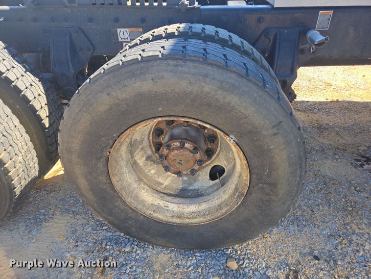 image for item YA0292 2020 Peterbilt 389 semi truck