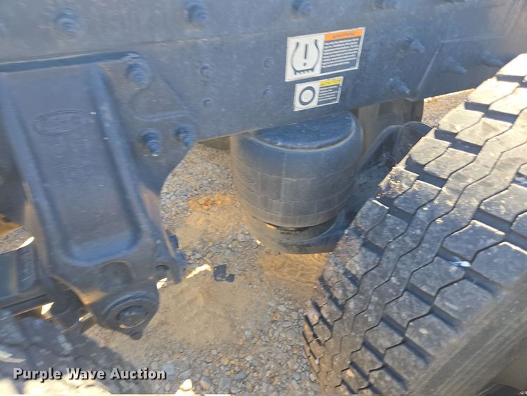 image for item YA0292 2020 Peterbilt 389 semi truck