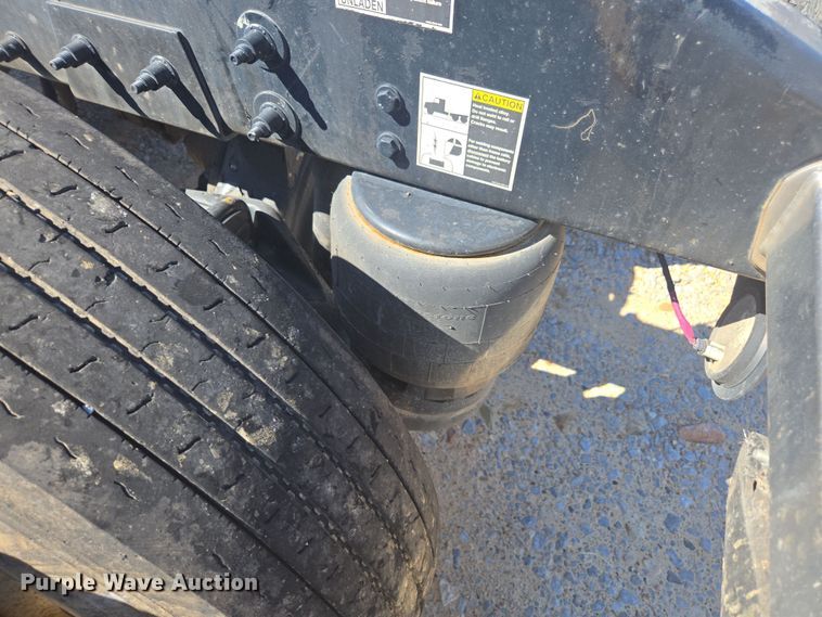 image for item YA0292 2020 Peterbilt 389 semi truck