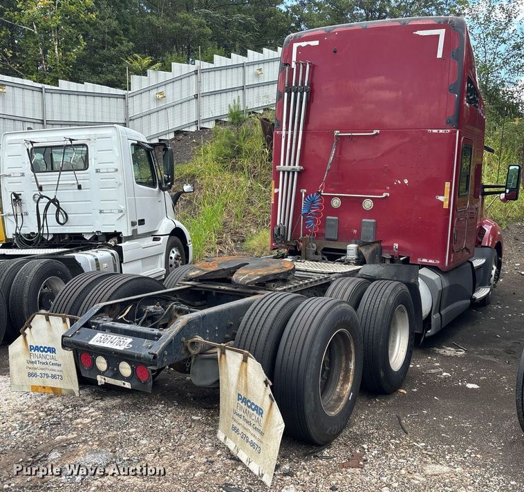 image for item YA0507 2015 Kenworth T680 semi truck