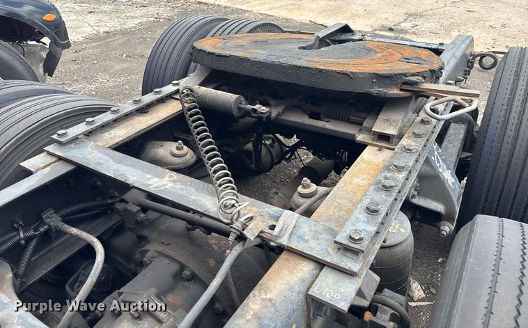 image for item YA0507 2015 Kenworth T680 semi truck