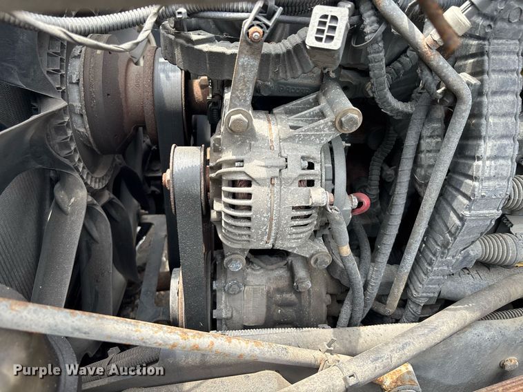 image for item YA0507 2015 Kenworth T680 semi truck