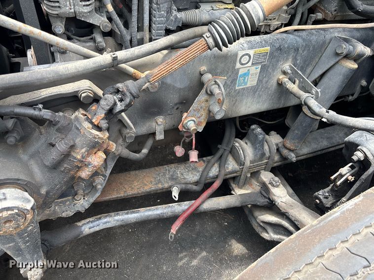 image for item YA0507 2015 Kenworth T680 semi truck