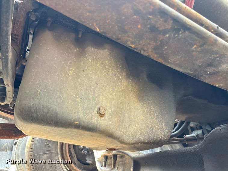 image for item YA0507 2015 Kenworth T680 semi truck