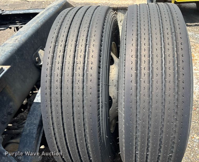 image for item YA0507 2015 Kenworth T680 semi truck