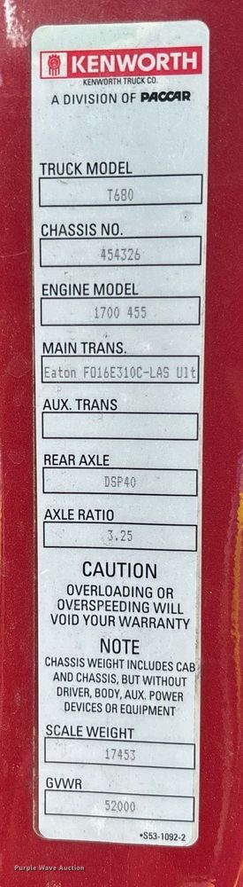 image for item YA0507 2015 Kenworth T680 semi truck