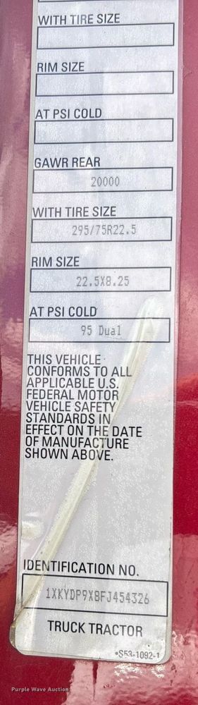 image for item YA0507 2015 Kenworth T680 semi truck