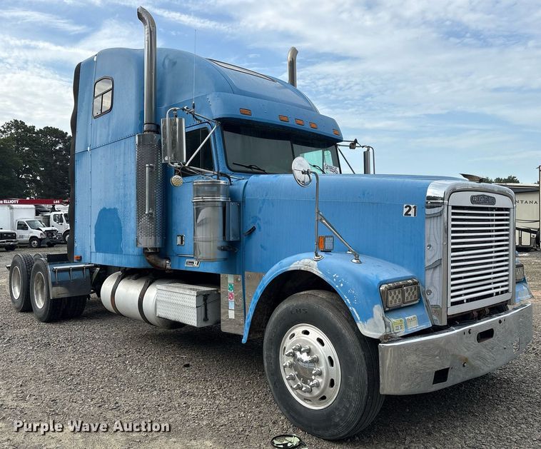 image for item YA0513 2000 Freightliner FLD120 semi truck