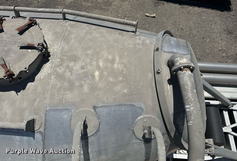 image for item YA0579 2005 Polar pneumatic dry bulk trailer