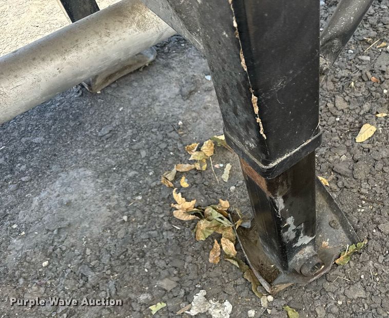 image for item YA0579 2005 Polar pneumatic dry bulk trailer