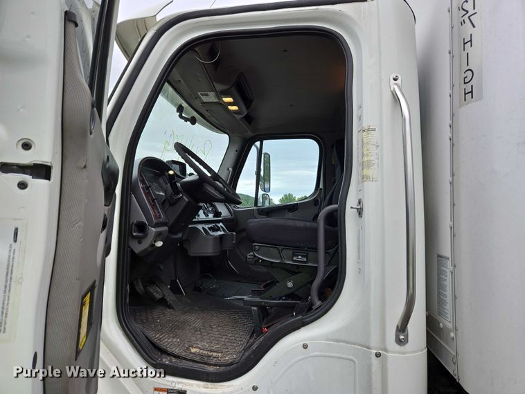 image for item YA0610 2016 Freightliner Business Class M2 box truck