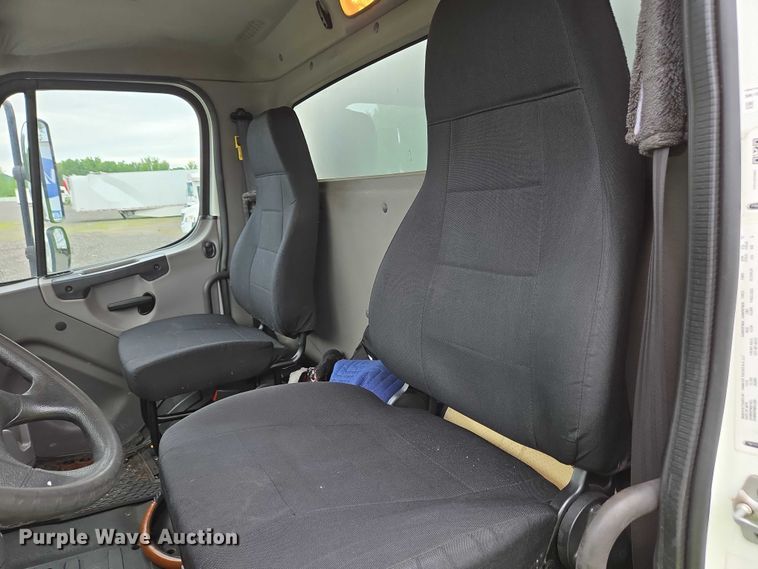 image for item YA0610 2016 Freightliner Business Class M2 box truck