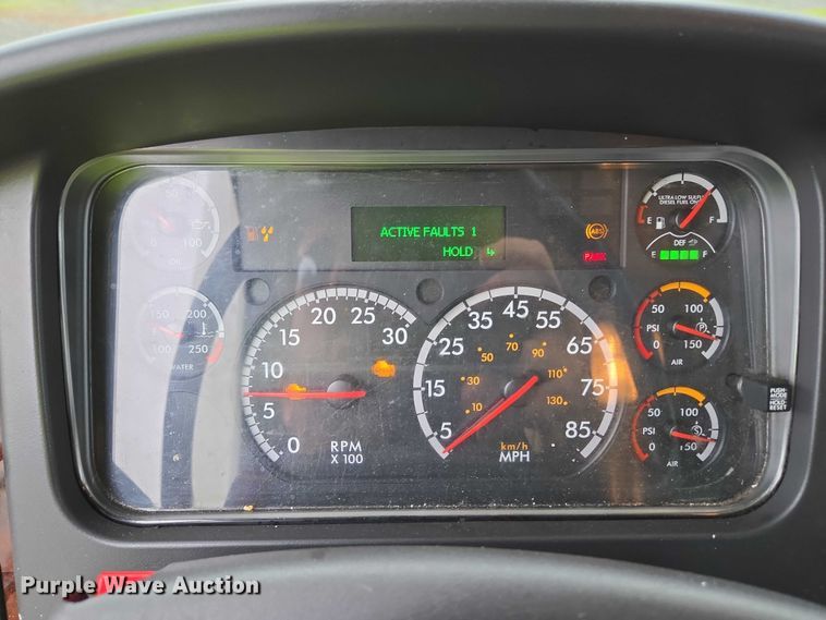 image for item YA0610 2016 Freightliner Business Class M2 box truck