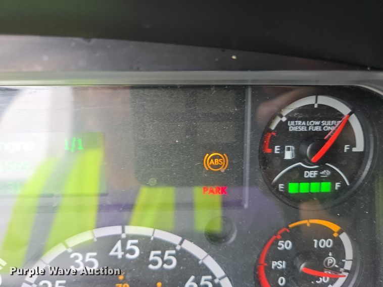 image for item YA0610 2016 Freightliner Business Class M2 box truck