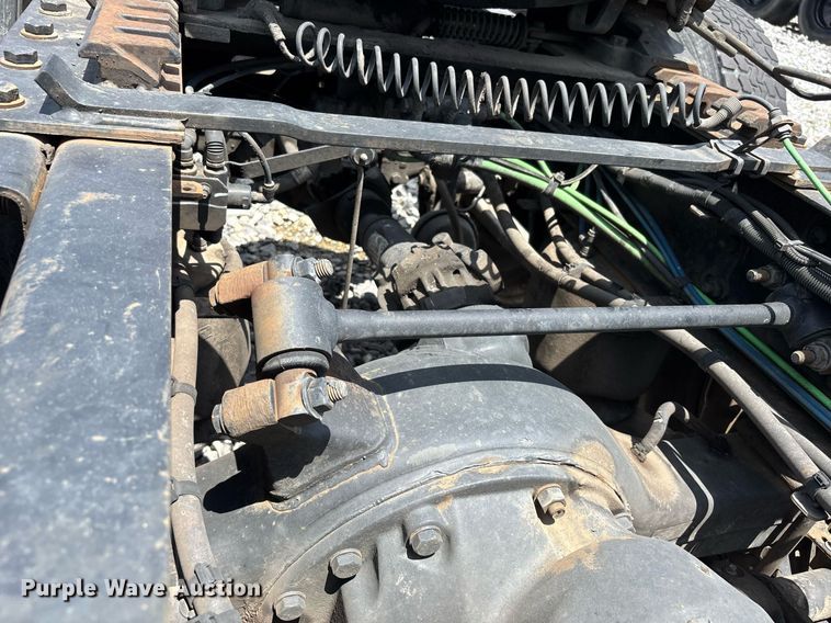 image for item YA0631 2014 Freightliner Cascadia 125 semi truck