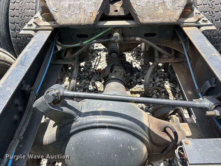 image for item YA0631 2014 Freightliner Cascadia 125 semi truck