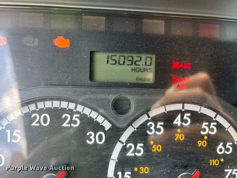 image for item YA0631 2014 Freightliner Cascadia 125 semi truck