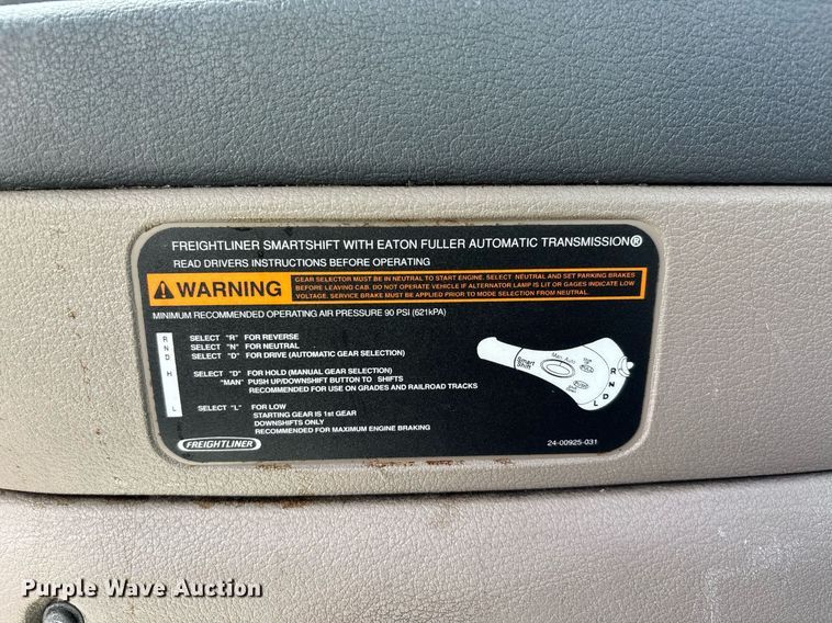 image for item YA0631 2014 Freightliner Cascadia 125 semi truck