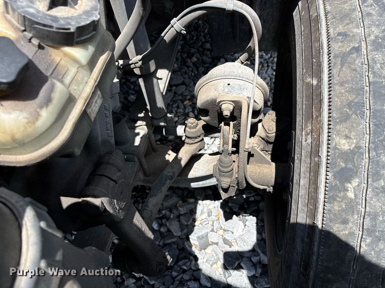 image for item YA0631 2014 Freightliner Cascadia 125 semi truck