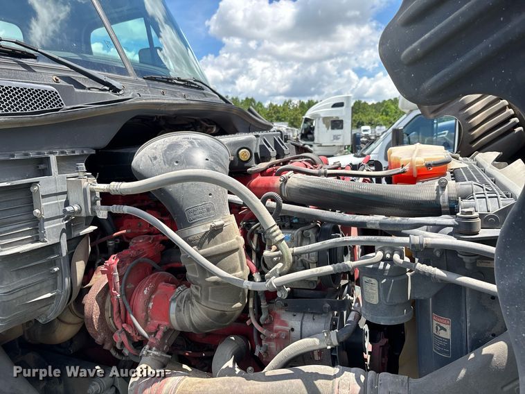 image for item YA0631 2014 Freightliner Cascadia 125 semi truck