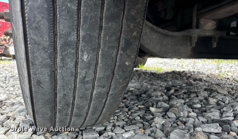 image for item YA0631 2014 Freightliner Cascadia 125 semi truck