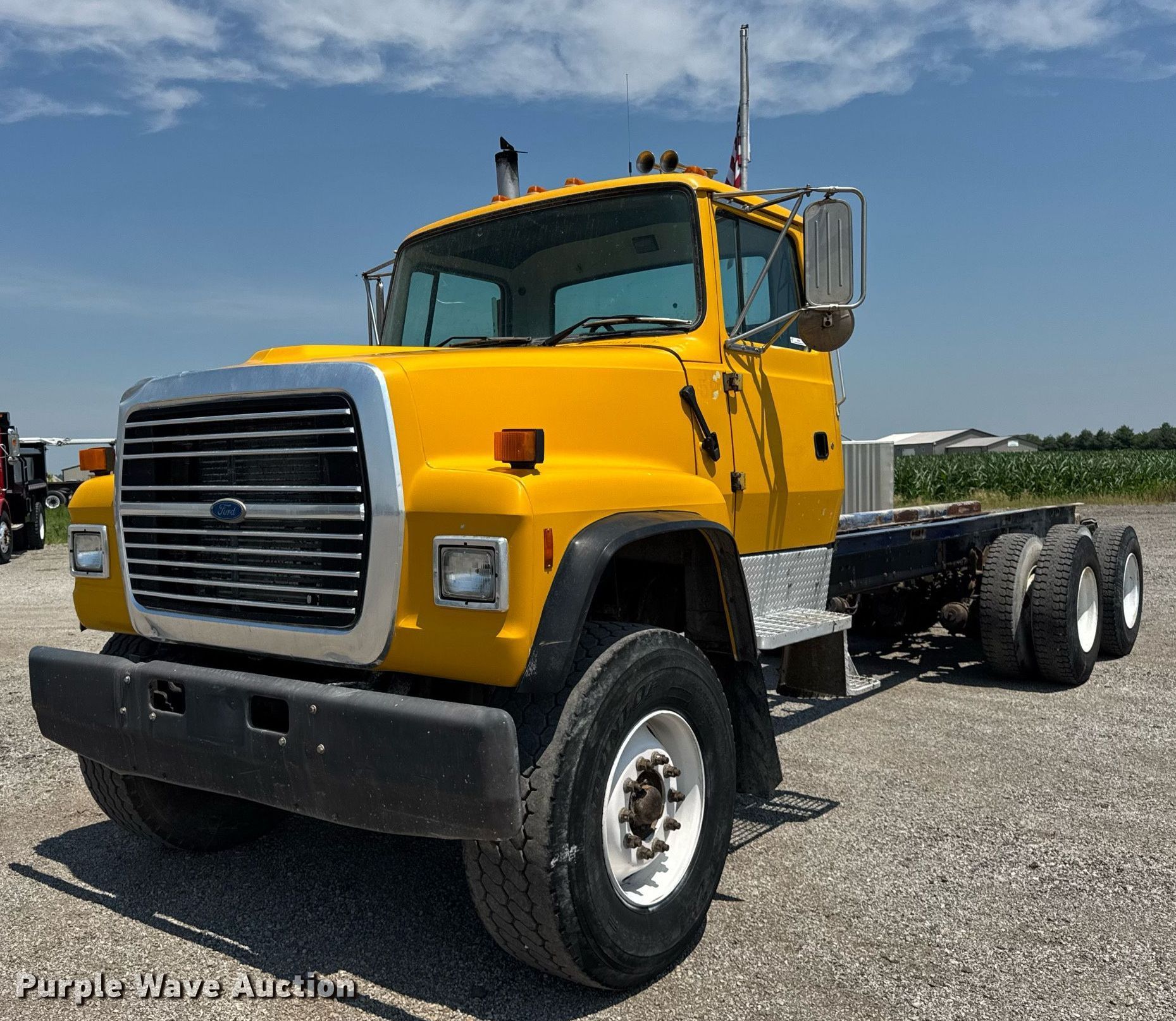 1997 Ford LT8000 truck cab and chassis in Dieterich, IL