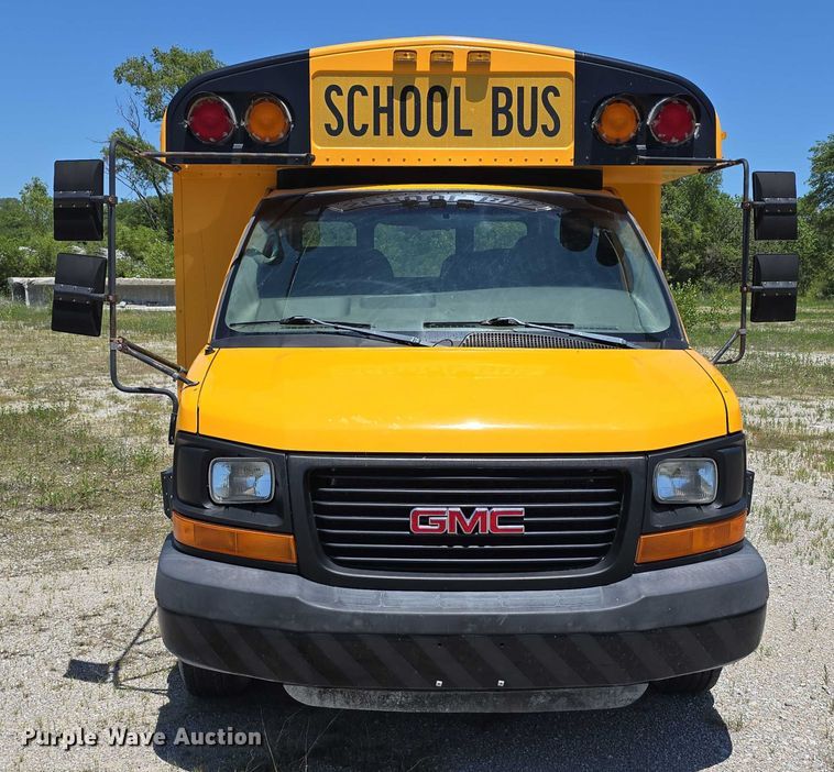 image for item DF8563 2009 Thomas Built Bus Co. GMC Savana G3500 school bus