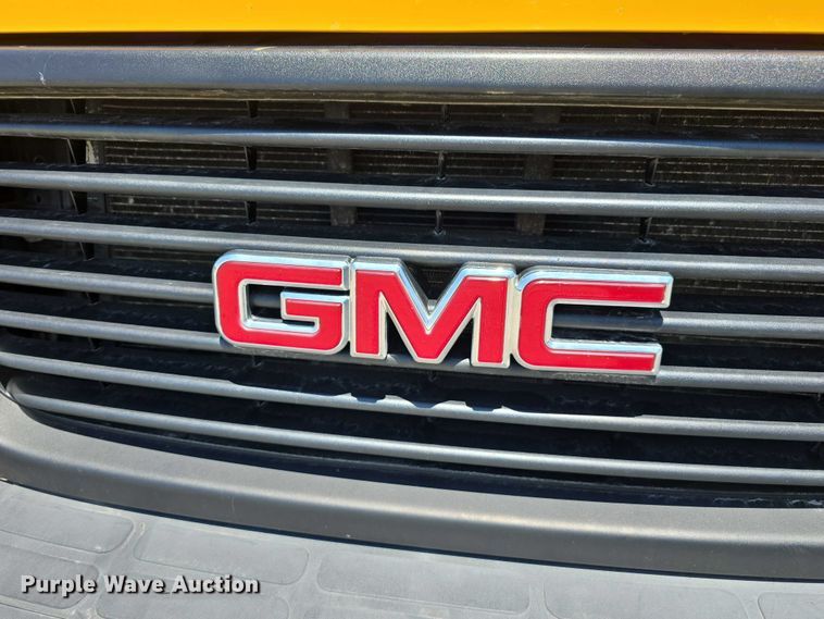 image for item DF8563 2009 Thomas Built Bus Co. GMC Savana G3500 school bus