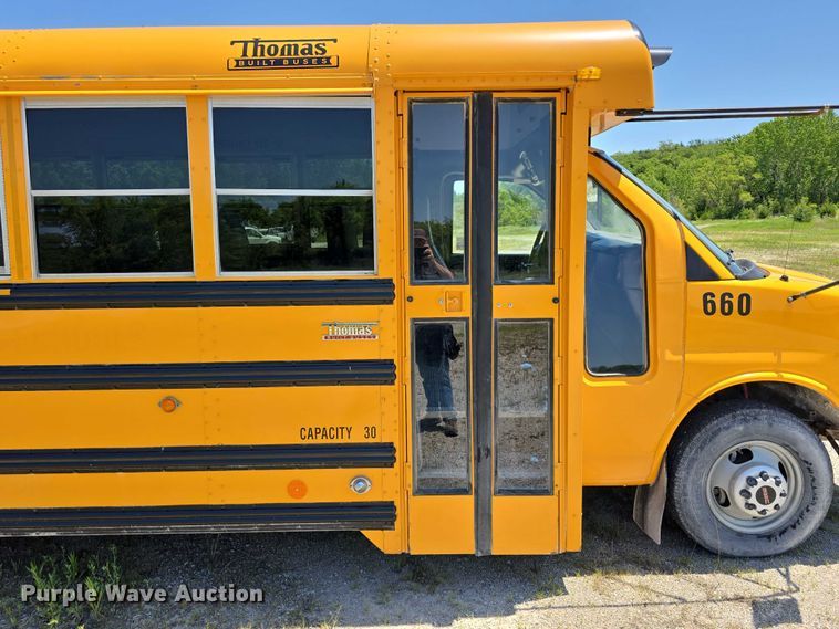 image for item DF8563 2009 Thomas Built Bus Co. GMC Savana G3500 school bus