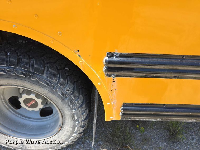image for item DF8563 2009 Thomas Built Bus Co. GMC Savana G3500 school bus
