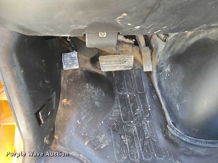 image for item DF8563 2009 Thomas Built Bus Co. GMC Savana G3500 school bus