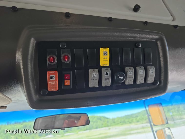 image for item DF8563 2009 Thomas Built Bus Co. GMC Savana G3500 school bus