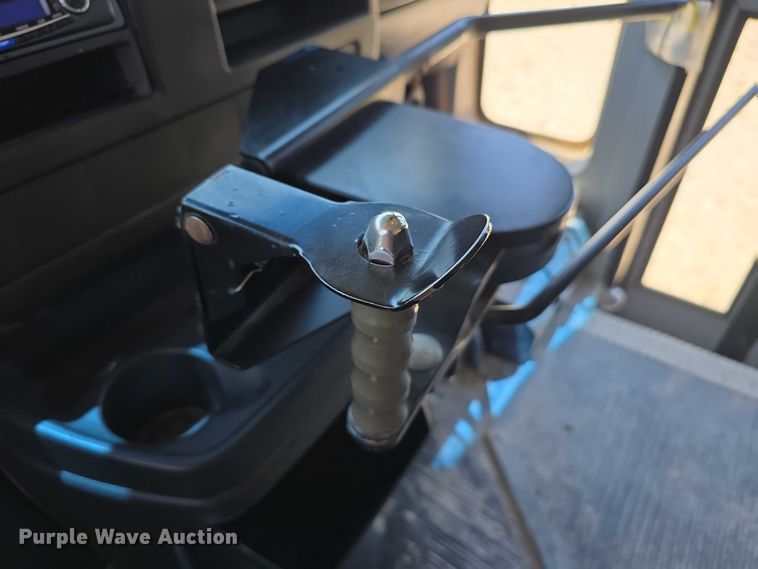 image for item DF8563 2009 Thomas Built Bus Co. GMC Savana G3500 school bus