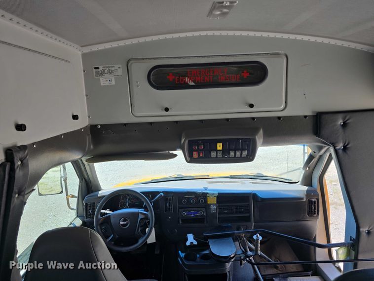 image for item DF8563 2009 Thomas Built Bus Co. GMC Savana G3500 school bus