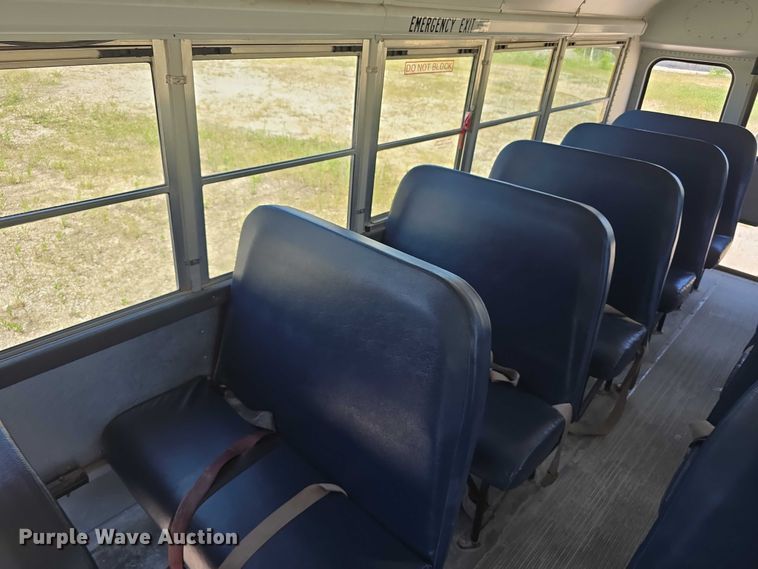 image for item DF8563 2009 Thomas Built Bus Co. GMC Savana G3500 school bus