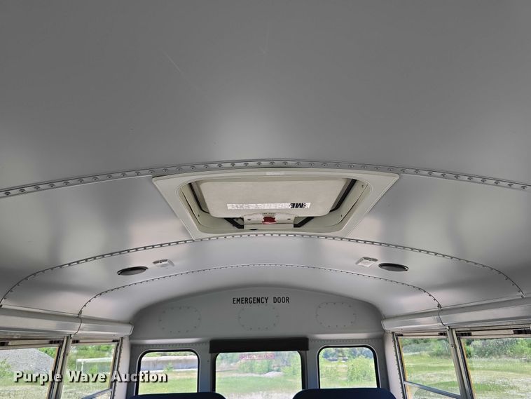 image for item DF8563 2009 Thomas Built Bus Co. GMC Savana G3500 school bus