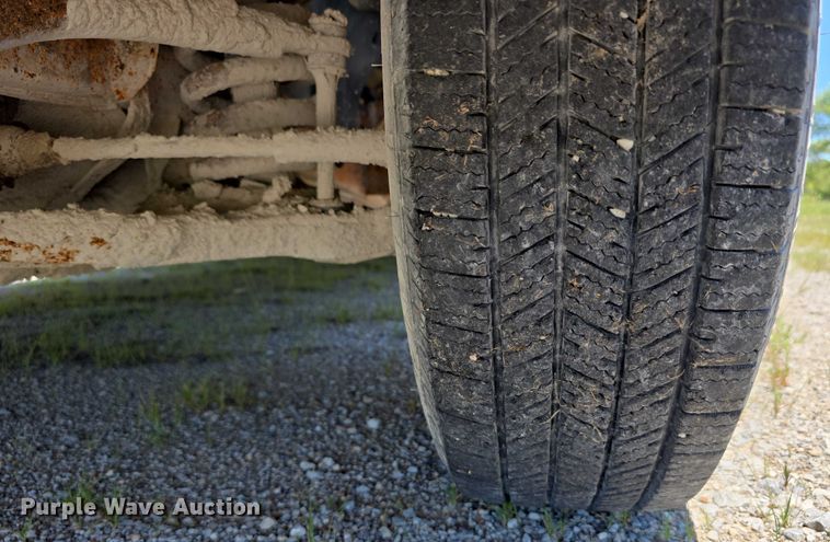 image for item DF8563 2009 Thomas Built Bus Co. GMC Savana G3500 school bus