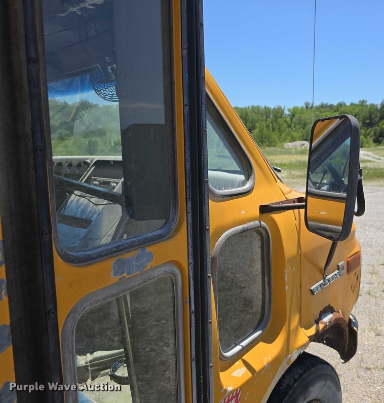 image for item DF8570 1985 GMC Vandura G3500 school bus