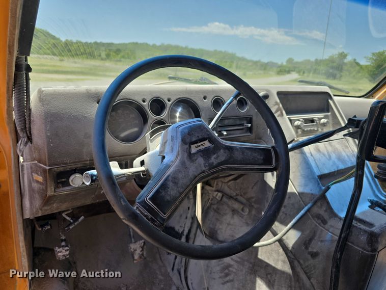 image for item DF8570 1985 GMC Vandura G3500 school bus