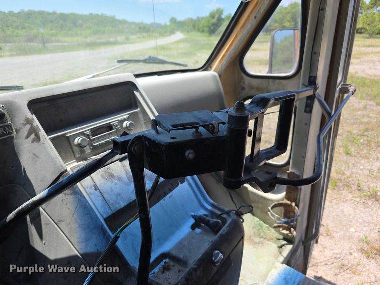 image for item DF8570 1985 GMC Vandura G3500 school bus