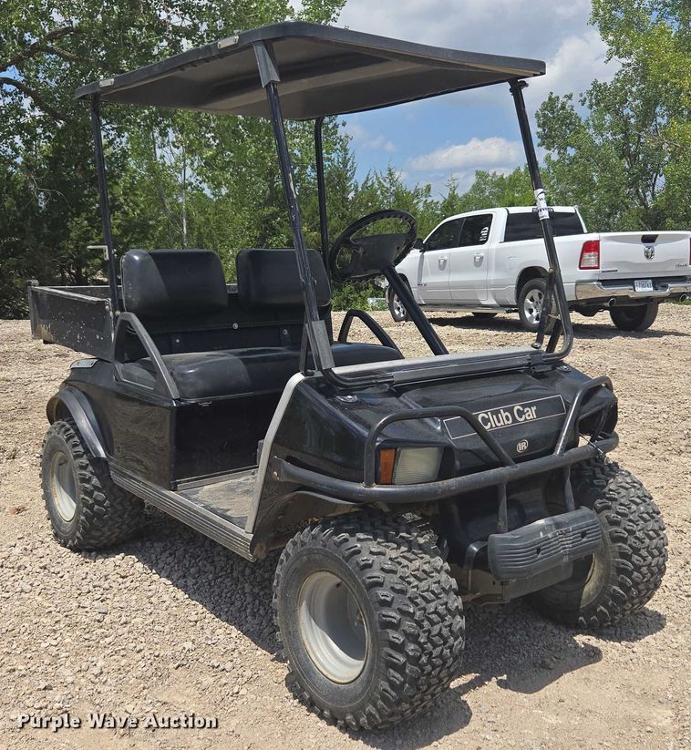 image for item DF8597 2004 Club Car Lynx golf cart
