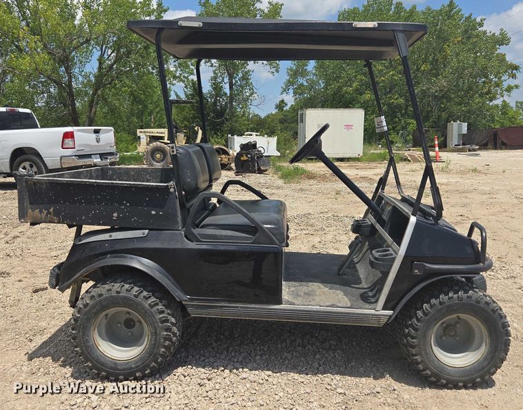 image for item DF8597 2004 Club Car Lynx golf cart