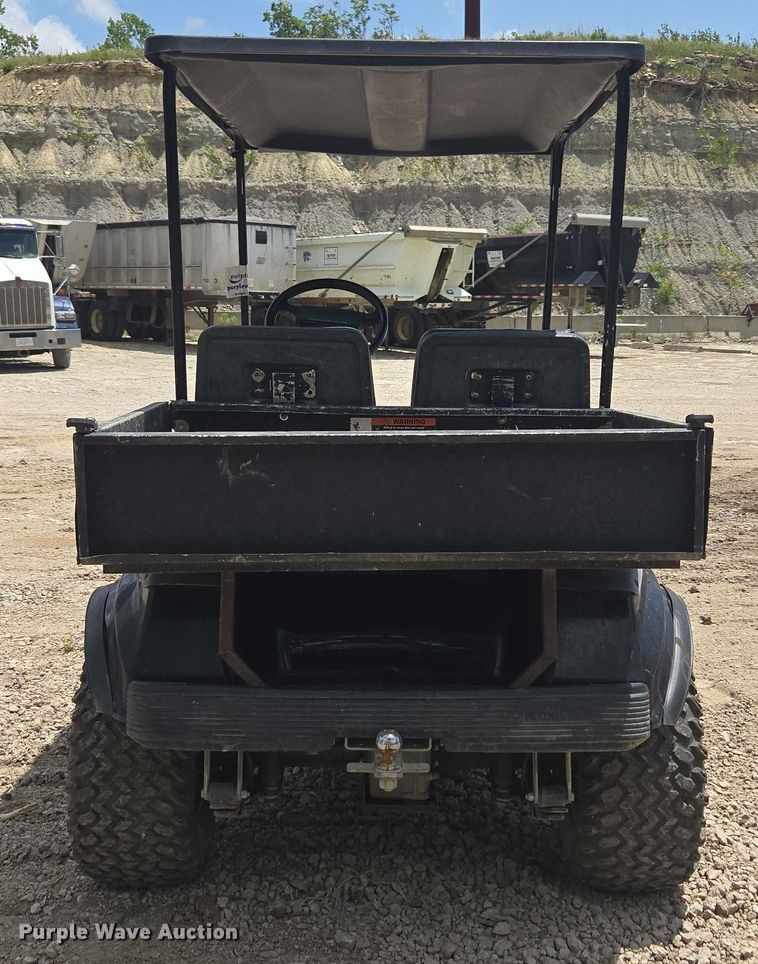 image for item DF8597 2004 Club Car Lynx golf cart