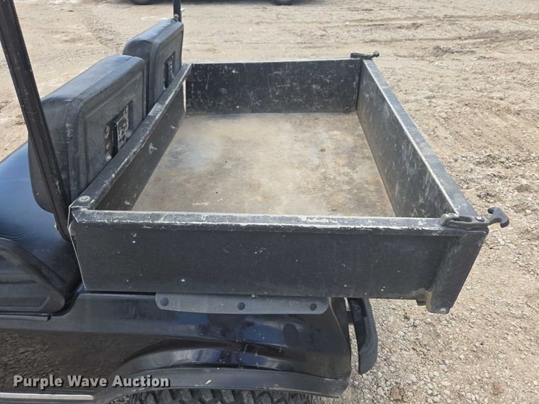 image for item DF8597 2004 Club Car Lynx golf cart