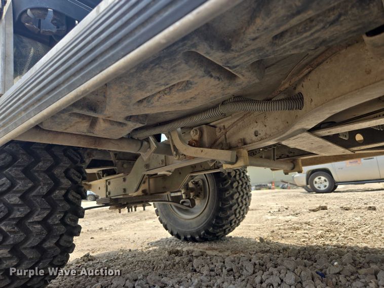 image for item DF8597 2004 Club Car Lynx golf cart