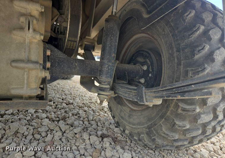 image for item DF8597 2004 Club Car Lynx golf cart